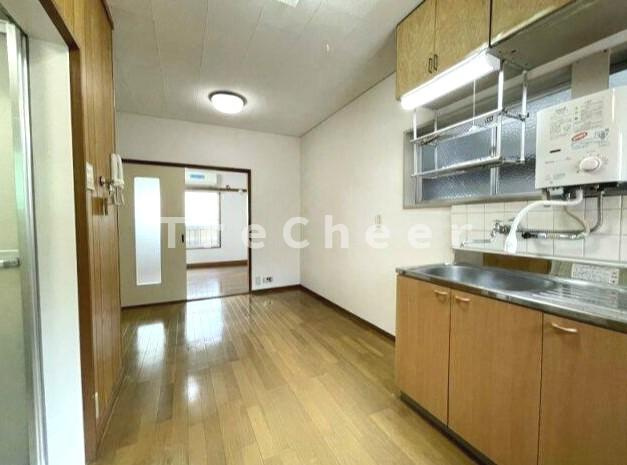 上野アパートメントの居間・リビング