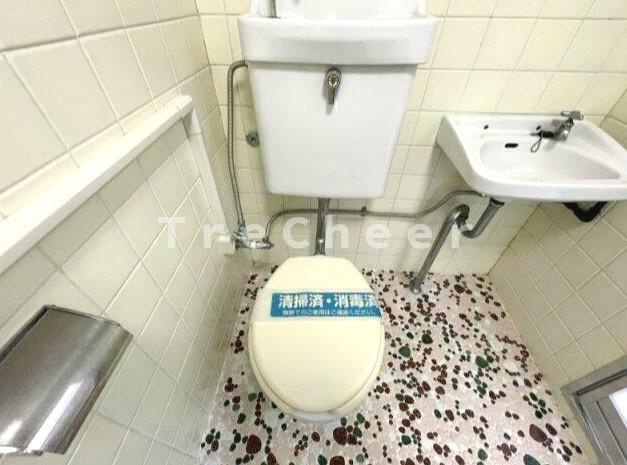 上野アパートメントのトイレ