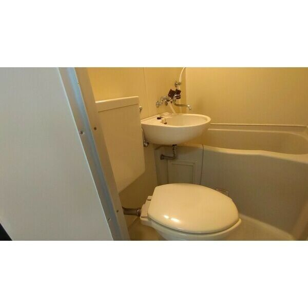 アールイーステージ道徳の浴室