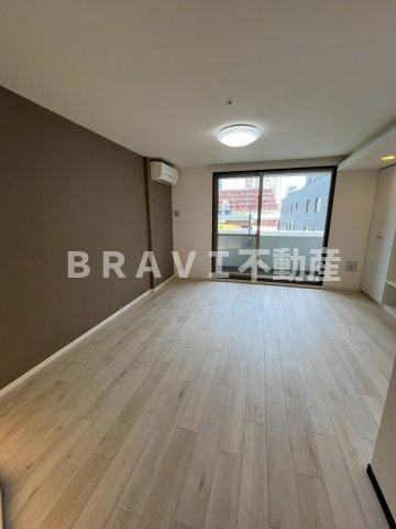 プライムアーバン堺筋本町　BRAVI不動産の居間・リビング|【プライムアーバン堺筋本町】ゆったりとした居間です