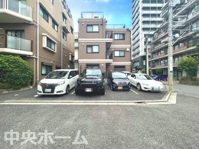 【駐車場】 | カーサ・ベルデ一之江 | 【敷地内駐車場】最新の空き状況や費用などの詳細は担当スタッフまでお問い合わせください。