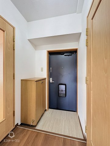 ロイヤルクレストの玄関