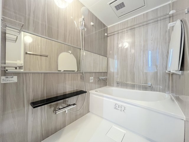 アンピール箱崎東の浴室