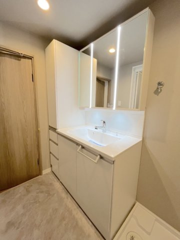 アンピール箱崎東の独立洗面台