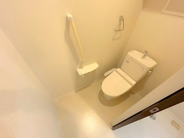 メゾン・ド・メトロ西中島南方のトイレ