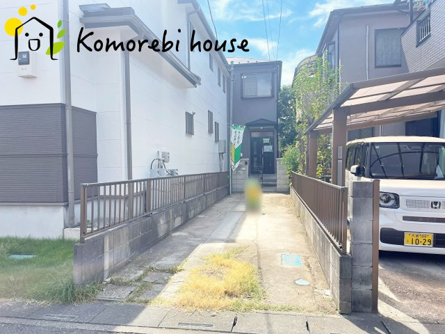 さいたま市見沼区春岡　中古一戸建ての駐車場|駐車場に車を止められます