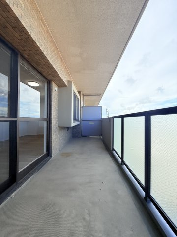 【バルコニー】 | グレイス茅ヶ崎ソレアード | 約11.16㎡のバルコニーです。
ワイドバルコニーで広々としたスペース