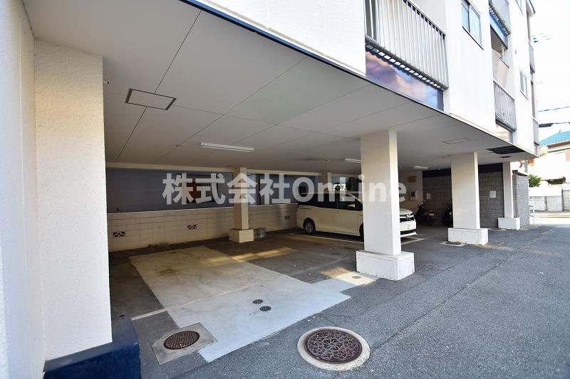 中野マンションの駐車場