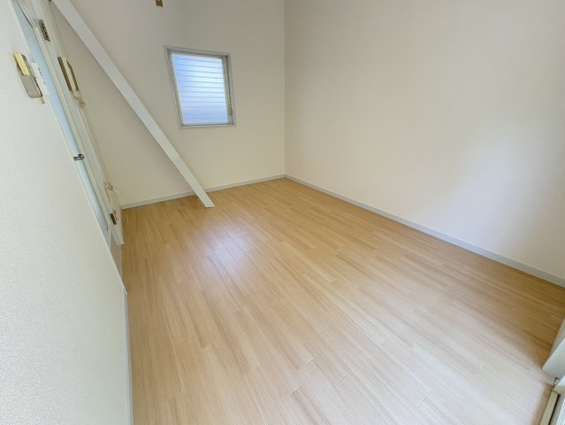 ジュネパレス市川第21の居間・リビング