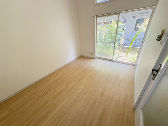 ジュネパレス市川第21の居間・リビング