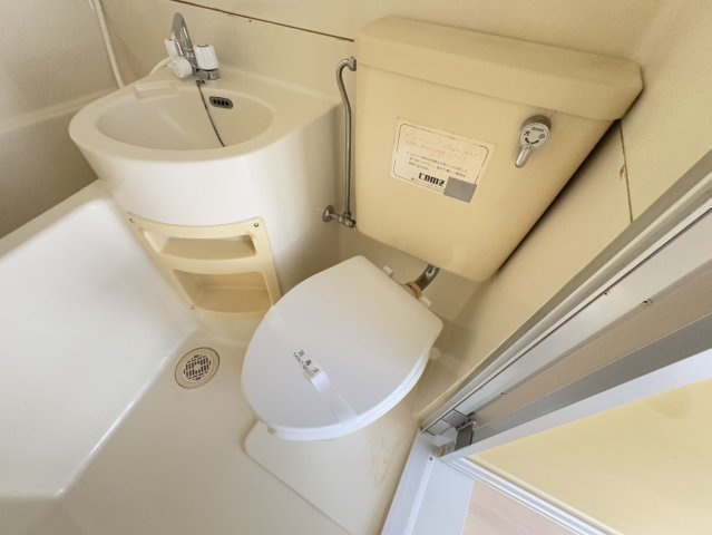 ジュネパレス市川第21のトイレ