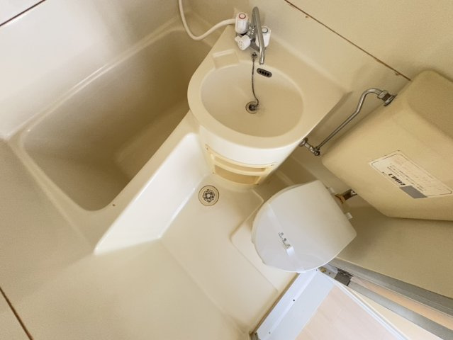 ジュネパレス市川第21の浴室