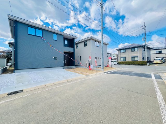 前橋市下新田町の前面道路含む現地写真|閑静な住宅街で車の通りも少なく駐車も楽々♪