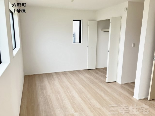 碧南市六軒町の洋室|ライフサイクルに合わせて10帖の洋室を区切る事ができます！