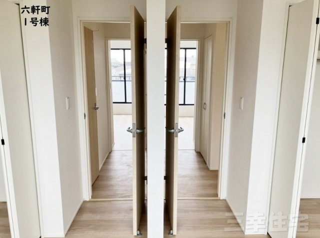 碧南市六軒町の設備|洋室のドアが２つあるので区切ったあとはそれぞれ個室としてご利用いただけます♪