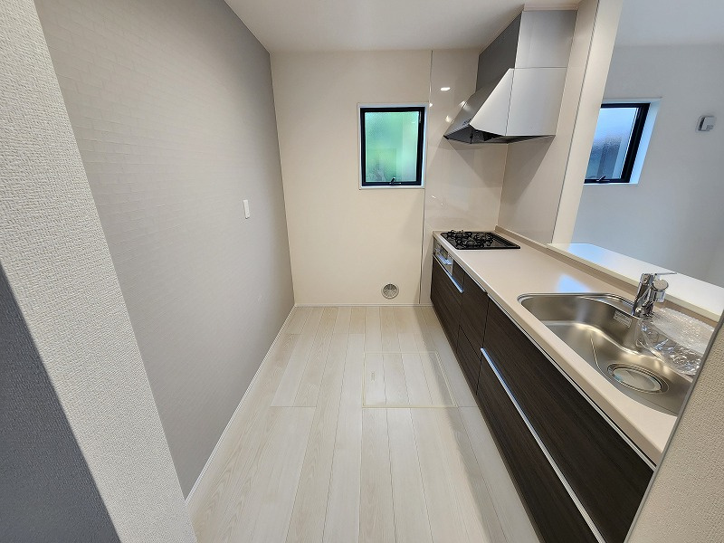 小牧市間々原新田　新築戸建のキッチン|キッチンでお料理をお楽しみください