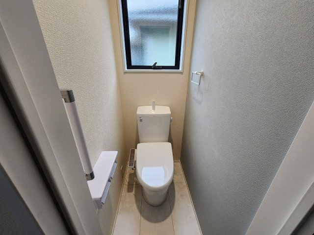 小牧市間々原新田　新築戸建のトイレ|2階のトイレです