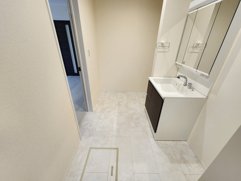 小牧市間々原新田　新築戸建の洗面所|スペースが確保できる洗面所です