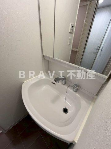 プレサンス堺筋本町エグゼブラン　BRAVI不動産の独立洗面台|【プレサンス堺筋本町エグゼブラン】使いやすい独立洗面台です
