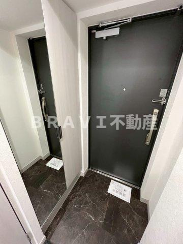 プレサンス堺筋本町エグゼブラン　BRAVI不動産の玄関|【プレサンス堺筋本町エグゼブラン】シンプルで使いやすい玄関です