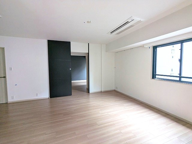 RESIDIA日本橋馬喰町Ⅲの設備|リビングに床暖房、ビルトインエアコン、カウンターキッチン、角部屋2面採光