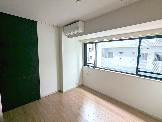 RESIDIA日本橋馬喰町Ⅲの設備|5.7帖洋室、エアコン、クローゼット