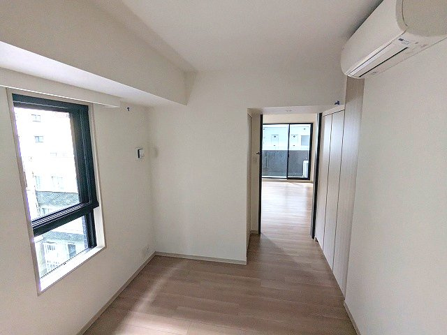 RESIDIA日本橋馬喰町Ⅲの設備|5.5帖洋室、エアコン、クローゼット2ヶ所