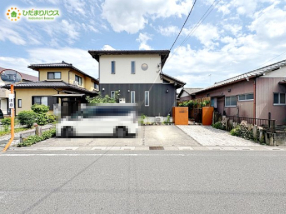 行田市門井町2丁目　中古一戸建ての駐車場