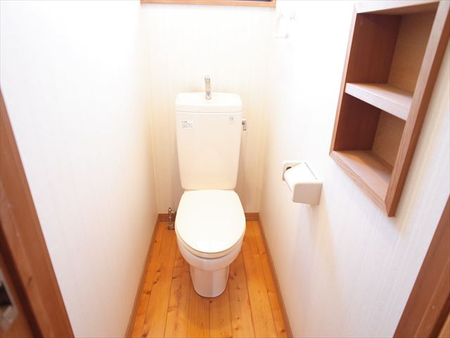 東松山市松山町1丁目　中古戸建のトイレ