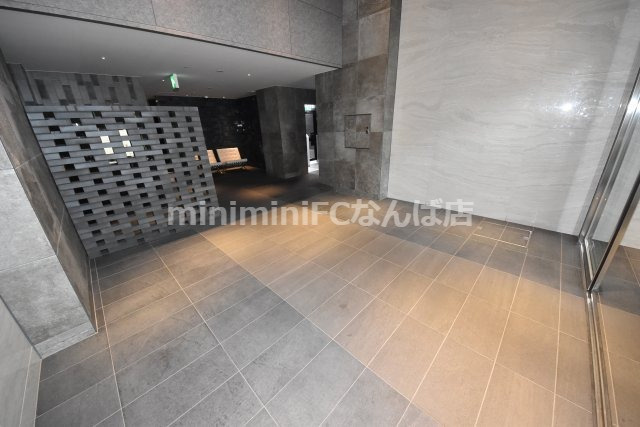 ファーストフィオーレ難波南パークサイドのエントランス