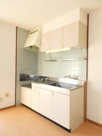 ニュークレストール光ケ丘のキッチン|コンパクトなキッチンで掃除もラクラク