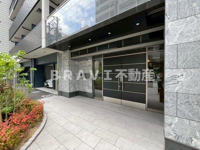 プレサンス堺筋本町エグゼブラン　BRAVI不動産のエントランス|【プレサンス堺筋本町エグゼブラン】清潔なエントランスです
