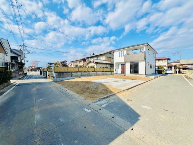 高崎市新町の前面道路含む現地写真|角地で駐車も楽々♪