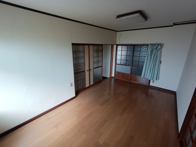 市木町貸家の居間・リビング