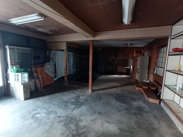 市木町貸家の駐車場