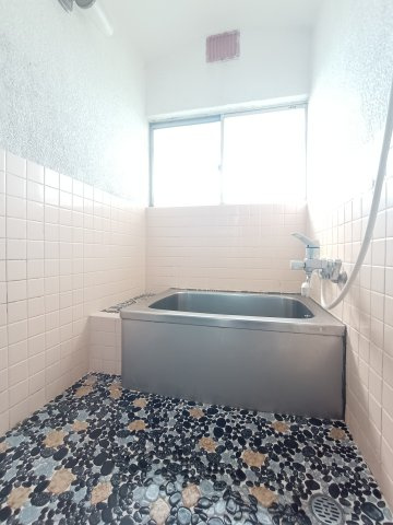 市木町貸家の浴室