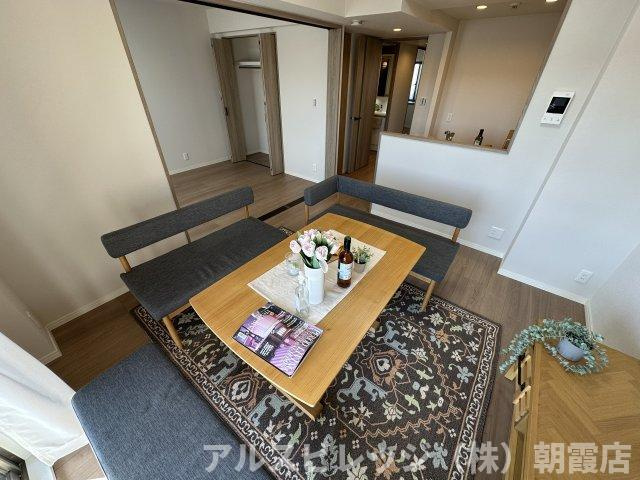 ベルポート朝霞弐番館の居間・リビング|ご家族でゆったりとした時間をお楽しみいただける空間になっております。