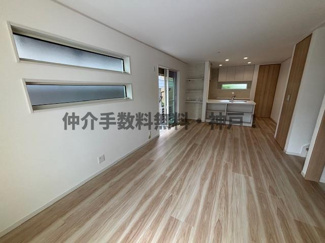 【居間・リビング】 | 神戸市垂水区南多聞台8丁目　新築戸建　仲介手数料無料！ | 使いやすい居間です