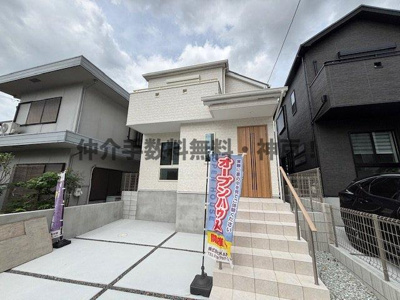【駐車場】 | 神戸市垂水区南多聞台8丁目　新築戸建　仲介手数料無料！ | 駐車場に車を止められます