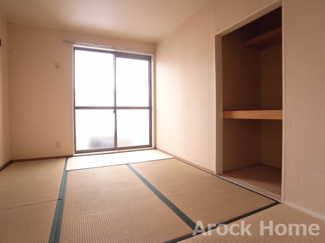 【その他】 | ヴィラ八神 | 落ち着いた和室と、広い押入れ付きです