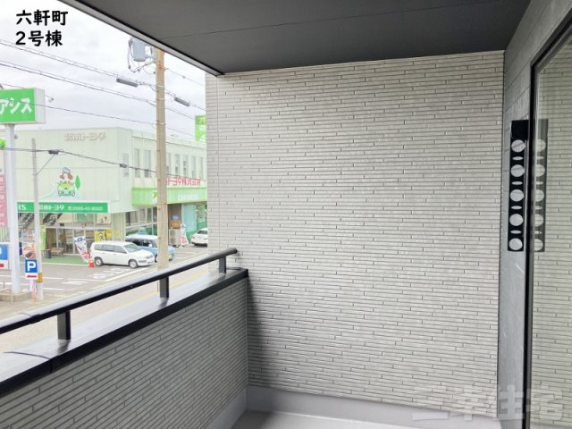 碧南市六軒町のバルコニー|屋根のあるバルコニーは雨が降っても慌てない、家事する方の強い味方になります♪