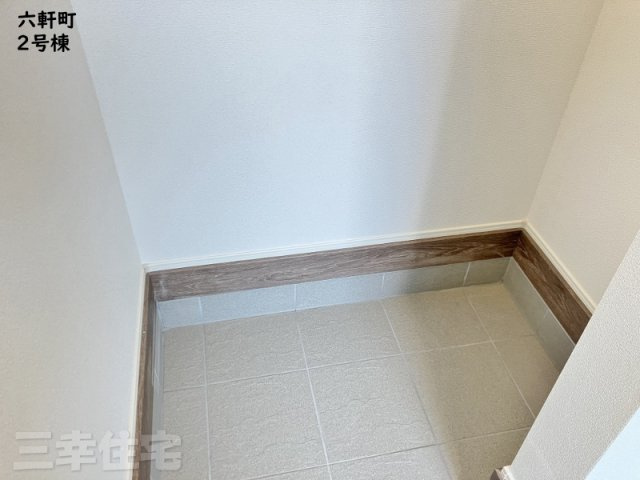 碧南市六軒町の収納|玄関にはベビーカーがそのまま置ける広いスペースがあります