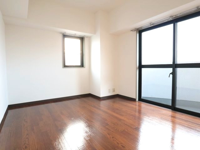 グラントルム弐番館の洋室