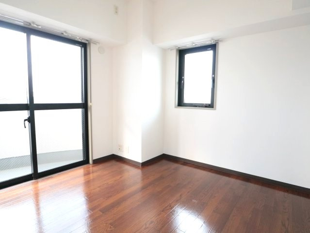 グラントルム弐番館の洋室