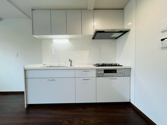 【キッチン】 | 西東京市保谷町１丁目　新築戸建て | 明るく清潔感溢れるキッチンはお料理もしやすく収納も豊富