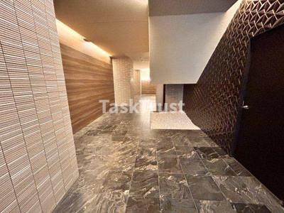 【ロビー】 | W.O.B.京橋