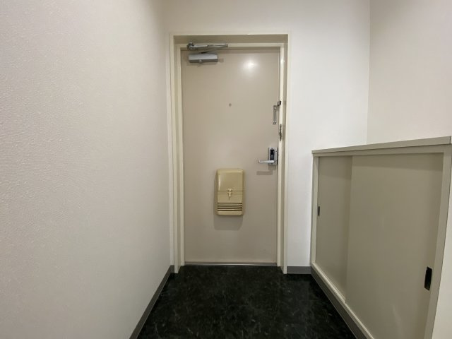 プレスト・コート弐番館の玄関