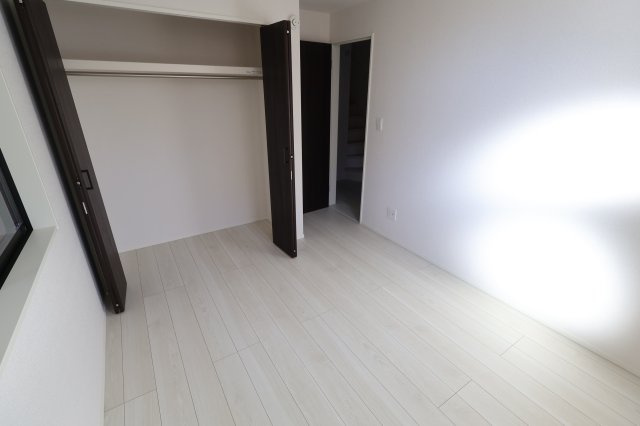 《仲介手数料無料》中央区上峰３丁目3-12新築一戸建てTIARAの洋室