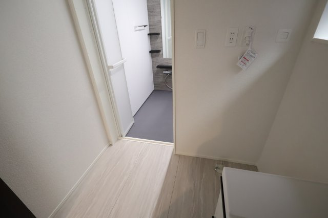 《仲介手数料無料》中央区上峰３丁目3-12新築一戸建てTIARAのランドリースペース