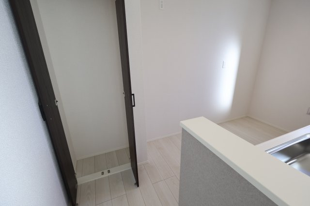 《仲介手数料無料》中央区上峰３丁目3-12新築一戸建てTIARAの収納